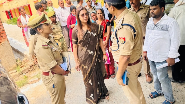 Amethi News: महिला आयोग के हस्तक्षेप के बाद दर्ज हुआ मुकदमा, युवती के लापता होने के मामले में पुलिस ने शुरू की जांच महिला आयोग के हस्तक्षेप के बाद दर्ज हुआ मुकदमा; युवती के लापता होने के मामले में पुलिस ने शुरू की जांचमहिला आयोग के हस्तक्षेप के बाद दर्ज हुआ मुकदमा; युवती के लापता होने के मामले में पुलिस ने शुरू की जांच
