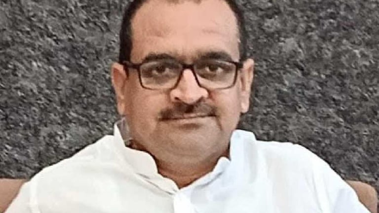 Ballia News: 2027 चुनाव से पहले यूपी की सियासत गरम, भाजपा पर सपा का हमला; भाजपा अपनी राजनीतिक जमीन खिसकती देख बेचैन है- सुशील पाण्डेय 2027 चुनाव से पहले यूपी की सियासत गरम, भाजपा पर सपा का हमला; भाजपा अपनी राजनीतिक जमीन खिसकती देख बेचैन है- सुशील पाण्डेय