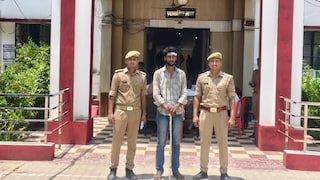 Ballia News: दुकान पर सिगरेट के पैसे मांगने पर बवाल, जानलेवा हमले में शामिल मुख्य आरोपी गिरफ्तार, लोहे की रॉड बरामद दुकान पर सिगरेट के पैसे मांगने पर बवाल, जानलेवा हमले में शामिल मुख्य आरोपी गिरफ्तार, लोहे की रॉड बरामद