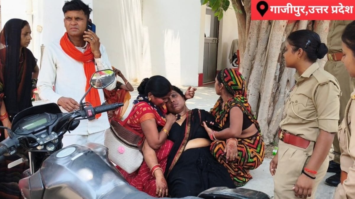 Ghazipur News: दो वर्षीय बेटी को छोड़ रहस्यमय ढंग से लापता हुई विवाहिता, ससुराल पक्ष पर दहेज प्रताड़ना का आरोप दो वर्षीय बेटी को छोड़ रहस्यमय ढंग से लापता हुई विवाहिता, ससुराल पक्ष पर दहेज प्रताड़ना का आरोप