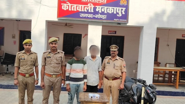 Gonda News: मनकापुर में मोबाइल झपटमार गिरोह का पर्दाफाश, दो आरोपी गिरफ्तार मनकापुर में मोबाइल झपटमार गिरोह का पर्दाफाश, दो आरोपी गिरफ्तार