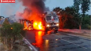 Raebareli News: रायबरेली में सीमेंट लदे ट्रक में घुसी पिकअप, दोनों वाहन बने आग का गोला रायबरेली में सीमेंट लदे ट्रक में घुसी पिकअप, दोनों वाहन बने आग का गोला