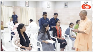 'किसी को परेशान होने की जरूरत नहीं...' ‘जनता दर्शन में आए फरियादों से एक-एक कर मिले सीएम योगी और दिया ये आदेश CM Yogi Janta Darshan