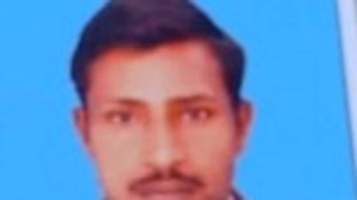 Raebareli News: रायबरेली में संदिग्ध परिस्थितियों में अधेड़ ने लगाई फांसी, मचा कोहराम रायबरेली में संदिग्ध परिस्थितियों में अधेड़ ने लगाई फांसी, मचा कोहराम