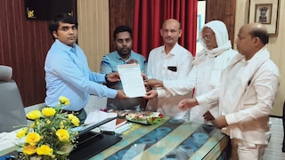 Ghazipur News: घनी आबादी से हटाकर कृषि मंडी में शिफ्ट हो फल-सब्जी बाजार, व्यापारियों ने एसडीएम को सौंपा ज्ञापन घनी आबादी से हटाकर कृषि मंडी में शिफ्ट हो फल-सब्जी बाजार, व्यापारियों ने एसडीएम को सौंपा ज्ञापन