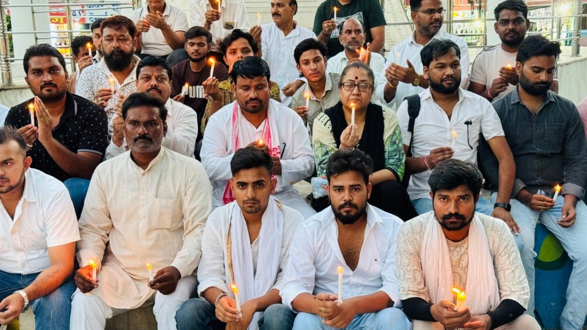मथुरा में कांग्रेस का प्रदर्शन; भरत तिवारी एनकाउंटर पर उठे सवाल, जांच की मांग तेज