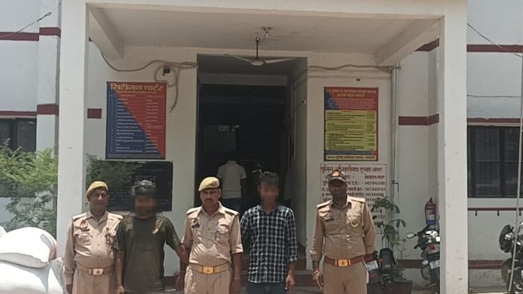Chandauli News: चंदौली में गौ-तस्करों की खतरनाक हरकत; पुलिस को कुचलने की कोशिश, दो तस्कर गिरफ्तार