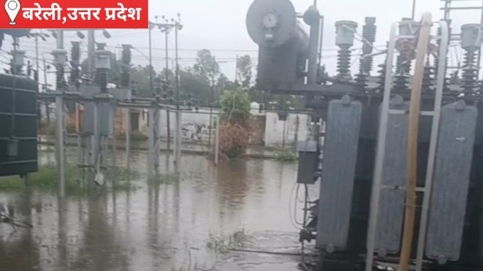 Bareilly News: बरेली में बारिश से जाफरपुर विद्युत उपकेंद्र में जलभराव, 160 गांवों की बिजली आपूर्ति घंटों रही बाधित