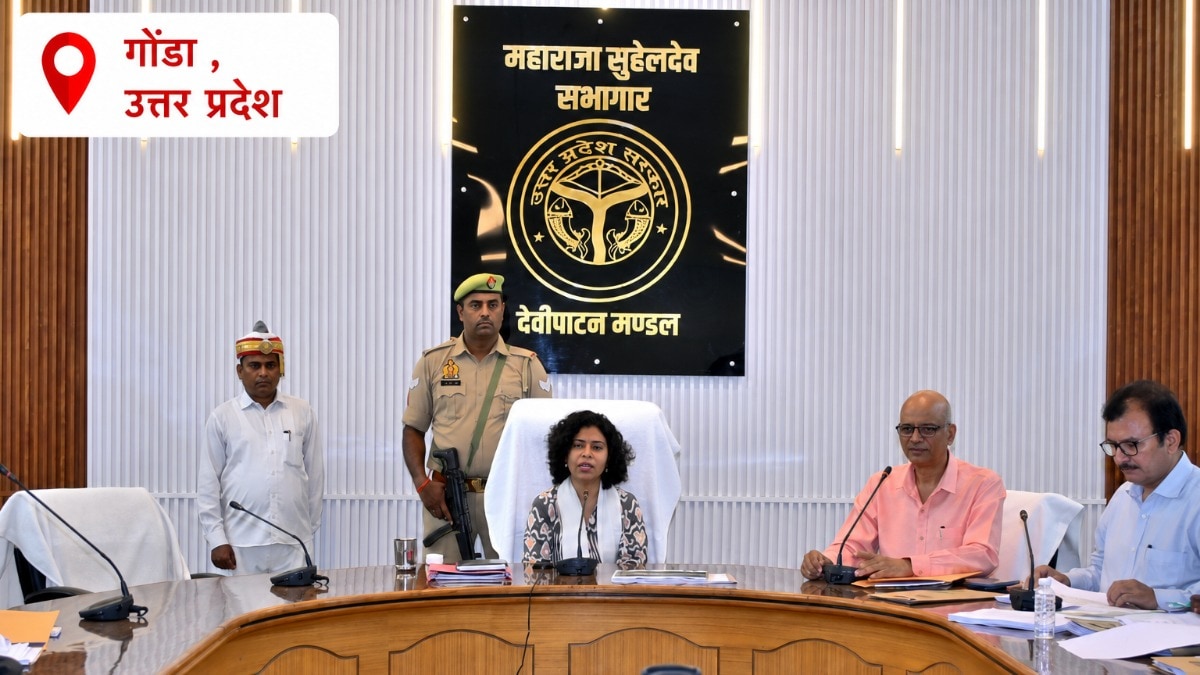 Gonda News: छपिया के स्वामी नारायण मंदिर में लेजर शो की तैयारी, धार्मिक पर्यटन को मिलेगा नया आयाम छपिया के स्वामी नारायण मंदिर में लेजर शो की तैयारी, धार्मिक पर्यटन को मिलेगा नया आयाम