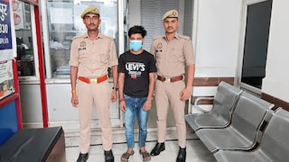 Saharanpur News: सहारनपुर में नाबालिग से दुष्कर्म का आरोपी गिरफ्तार, 2 महीने से पुलिस को दे रहा था चकमा सहारनपुर में नाबालिग से दुष्कर्म का आरोपी गिरफ्तार, 2 महीने से पुलिस को दे रहा था चकमा