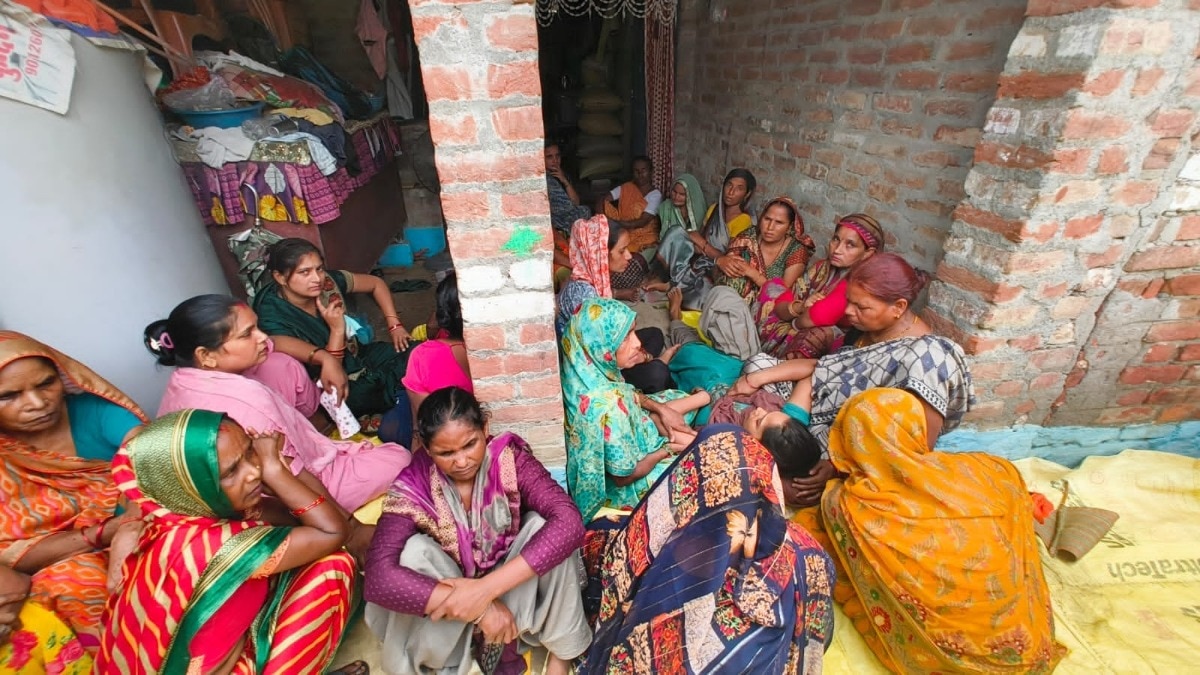 Bareilly News: बरेली में जर्जर मकान का छज्जा गिरने से दादी और छह वर्षीय नातिन की मौत, परिवार में मचा कोहराम