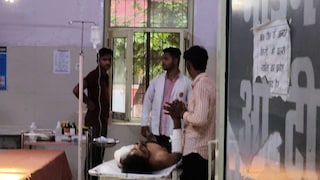 Saharanpur News: मामूली कहासुनी के बाद चली गोलियां, सहारनपुर में ताबड़तोड़ फायरिंग, युवक को दो गोलियां लगीं, हायर सेंटर रेफर मामूली कहासुनी के बाद चली गोलियां, सहारनपुर में ताबड़तोड़ फायरिंग, युवक को दो गोलियां लगीं, हायर सेंटर रेफर