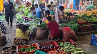 Chandauli News: मुगलसराय मंडी में सब्जियों के दाम में उतार-चढ़ाव, लाल आलू और लहसुन के भाव ने बढ़ाई चिंता, जानिए अपने मंडी का ताजा भाव मुगलसराय मंडी में सब्जियों के दाम में उतार-चढ़ाव, लाल आलू और लहसुन के भाव ने बढ़ाई चिंता, जानिए अपने मंडी का ताजा भाव