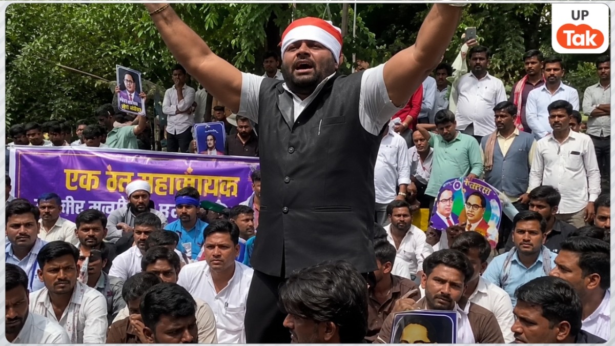 मेरठ में दलित समाज के प्रदर्शन के समय SSP अविनाश पांडेय ने जिस रवि गौतम को मारे थे थप्पड़, उसका अब एक और वीडियो सामने आया 