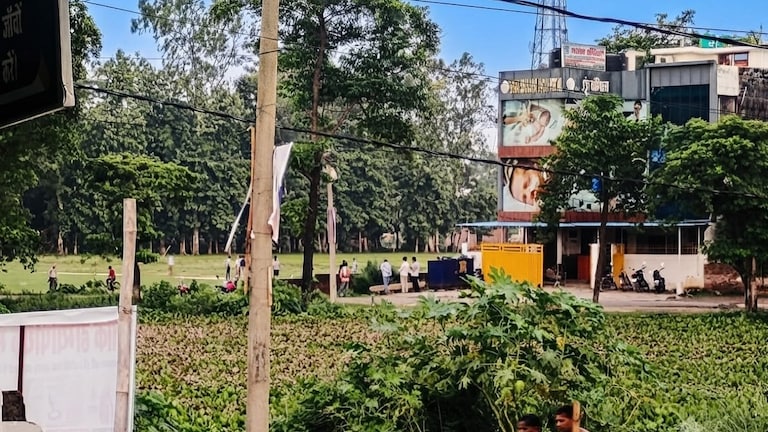 Barabanki Weather Update: बाराबंकी में बारिश के बाद निकली तेज धूप, उमस से बेहाल लोग, किसानों और मजदूरों की बढ़ी मुश्किलें बाराबंकी में बारिश के बाद निकली तेज धूप, उमस से बेहाल लोग, किसानों और मजदूरों की बढ़ी मुश्किलें