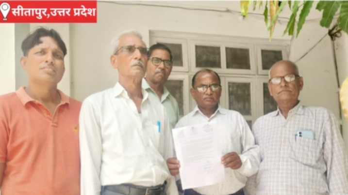Sitapur News: राम मंदिर ट्रस्ट के फॉरेंसिक ऑडिट की मांग, आज़ाद अधिकार सेना ने राष्ट्रपति के नाम सौंपा ज्ञापन 