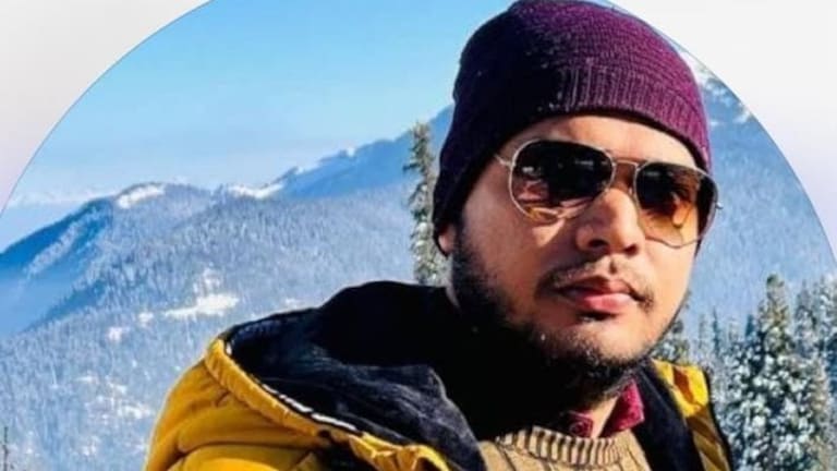 Barabanki News: बाराबंकी में सरकारी शिक्षक की संदिग्ध मौत से सनसनी, कमरे में फंदे से लटका मिला शव बाराबंकी में सरकारी शिक्षक की संदिग्ध मौत से सनसनी, कमरे में फंदे से लटका मिला शव