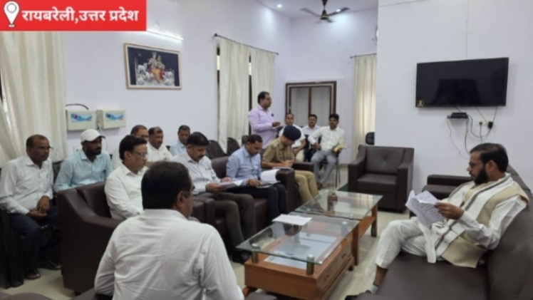 चकबंदी कार्यों में लापरवाही पर कैबिनेट मंत्री सख्त, लंबित मामलों के जल्द निस्तारण के दिए निर्देश 