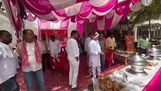 Amethi News: मंदिर, मैट और भंडारे,अमेठी में 2027 से पहले गरमाई 'सॉफ्ट हिंदुत्व' की राजनीति, 2027 से पहले बदली विपक्ष की रणनीति? मंदिर, मैट और भंडारे,अमेठी में 2027 से पहले गरमाई 'सॉफ्ट हिंदुत्व' की राजनीति, 2027 से पहले बदली विपक्ष की रणनीति?
