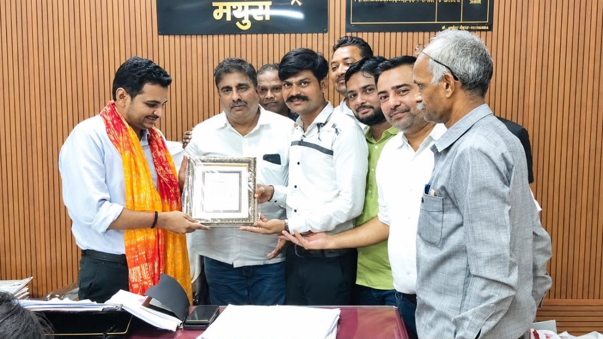 व्यापारियों के लिए कैशलेस स्वास्थ्य योजना लागू करने की मांग, मुख्यमंत्री के नाम सौंपा ज्ञापन