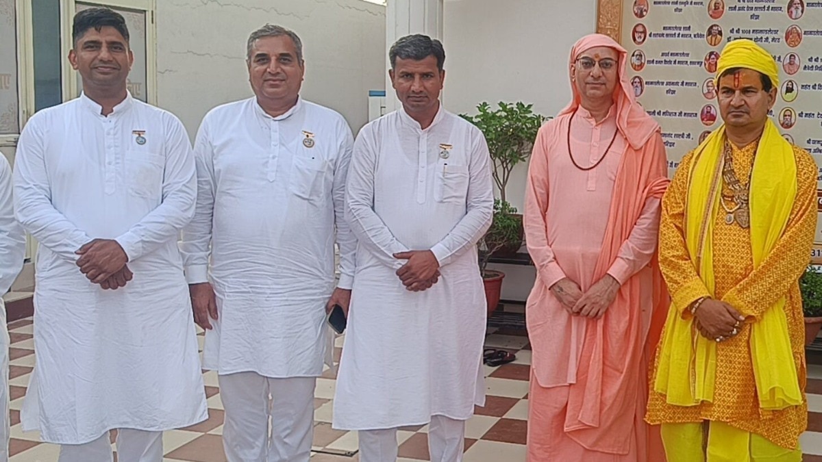 Mathura News:"कावड़ यात्रा से दूर रहें भाईजान"- फलाहारी महाराज ने सीएम योगी को लिखा पत्र