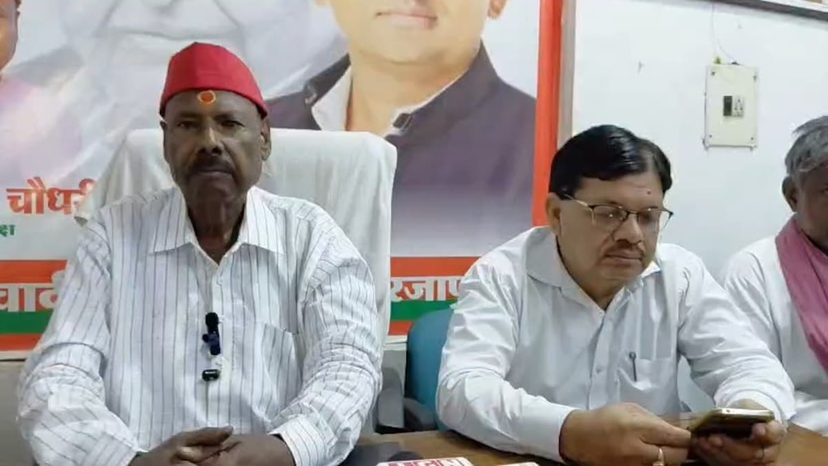 Mirzapur News: मीरजापुर में सपा का भाजपा पर तीखा हमला, ‘राम नाम जपना, राम का धन अपना’- सपा जिलाध्यक्ष मीरजापुर में सपा का भाजपा पर तीखा हमला,‘राम नाम जपना, राम का धन अपना’- सपा जिलाध्यक्षमीरजापुर में सपा का भाजपा पर तीखा हमला: ‘राम नाम जपना, राम का धन अपना’- सपा जिलाध्यक्ष