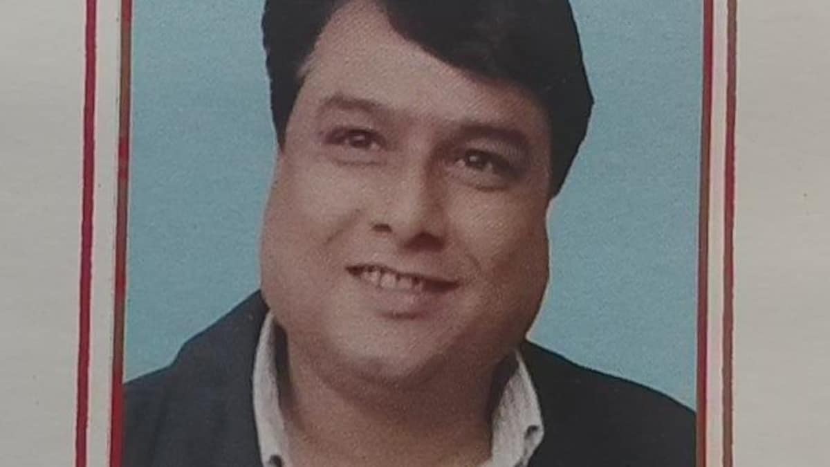 Amethi News: अमेठी CMO कार्यालय में एंटी करप्शन का छापा, पेंशन फाइल के नाम पर ₹50 हजार घूस लेते वरिष्ठ सहायक गिरफ्तार अमेठी CMO कार्यालय में एंटी करप्शन का छापा, पेंशन फाइल के नाम पर ₹50 हजार घूस लेते वरिष्ठ सहायक गिरफ्तार