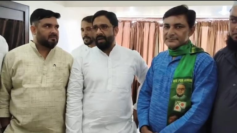 Saharanpur News: आज सहारनपुर पहुंचेंगे AIMIM प्रमुख असदुद्दीन ओवैसी, 2027 चुनाव को लेकर करेंगे बड़ी जनसभा आज सहारनपुर पहुंचेंगे AIMIM प्रमुख असदुद्दीन ओवैसी, 2027 चुनाव को लेकर करेंगे बड़ी जनसभा