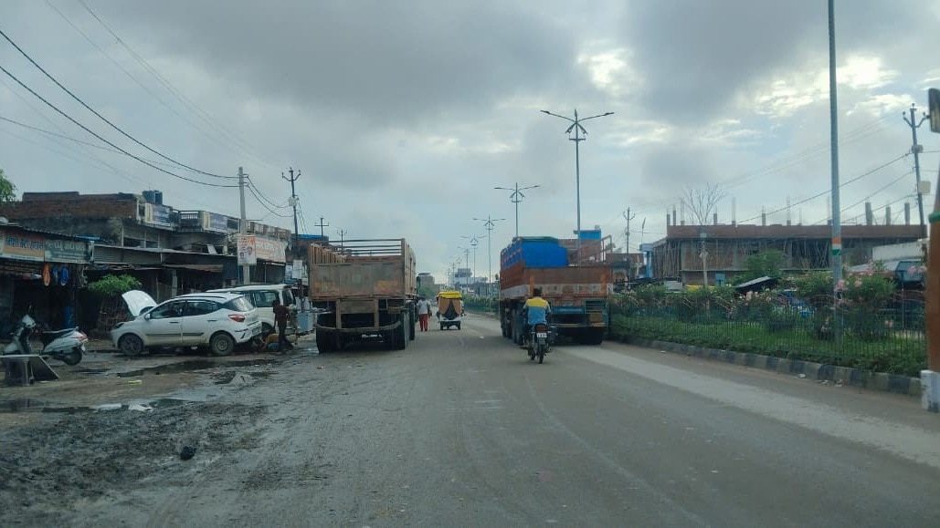 काले घने बादलों और रिमझिम फुहारों से बदला मौसम का मिजाज, जानिए अगले कुछ दिनों का मौसम अपडेट