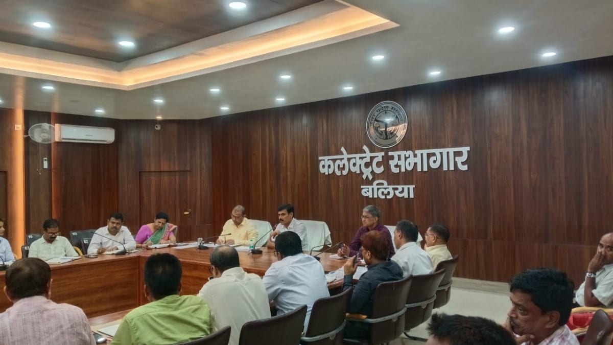 Ballia News: सीएम डैशबोर्ड की खराब रैंकिंग पर डीएम का सख्त एक्शन, अफसरों को चेतावनी, वेतन रोका सीएम डैशबोर्ड की खराब रैंकिंग पर डीएम का सख्त एक्शन, अफसरों को चेतावनी, वेतन रोका