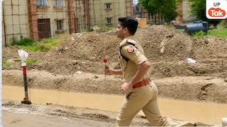 मेरठ SSP अविनाश पांडेय हाथ में गुलाब का फूल लेकर क्यों दौड़ाने लगे, वीडियो की कहानी आई सामने Meerut SSP Avinash Pandey