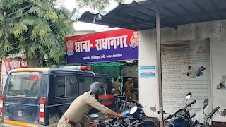 Fatehpur News: प्रेम विवाह के बाद युवती लापता, परिजनों ने पति पर हत्या कर शव गायब करने का लगाया आरोप प्रेम विवाह के बाद युवती लापता, परिजनों ने पति पर हत्या कर शव गायब करने का लगाया आरोप