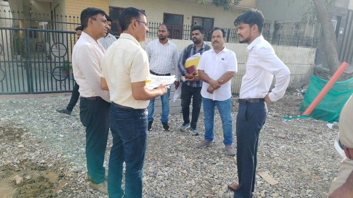 Saharanpur New: सीएम ग्रिड-2 परियोजना का नगर आयुक्त ने किया निरीक्षण, गुणवत्ता और समयबद्ध कार्य पर दिया जोर 