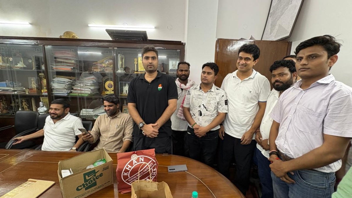 Mathura News: छात्रों के समर्थन में मथुरा से दिल्ली कूच, PM आवास घेराव को निकले युवा कांग्रेस कार्यकर्ता