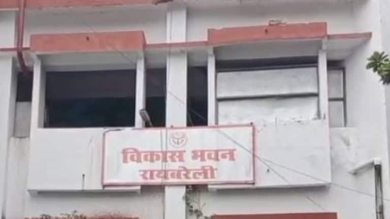 Raebareli News: 100 नहीं, 125 दिन का रोजगार, गांवों में बनने जा रहे मॉडल तालाब, किचन गार्डन और बाउंड्रीवाल, जानिए क्या है पूरा प्लान 100 नहीं, 125 दिन का रोजगार, गांवों में बनने जा रहे मॉडल तालाब, किचन गार्डन और बाउंड्रीवाल, जानिए क्या है पूरा प्लान