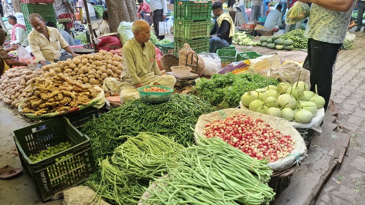 Chandauli Mandi Bhav Today: मुगलसराय मंडी में सब्जियों के दाम स्थिर, खरीदारों को मिली राहत 