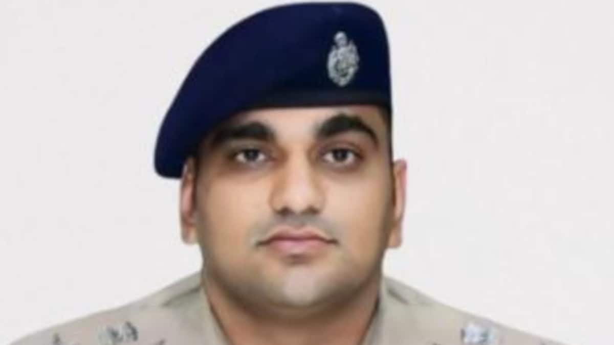 Bareilly News: बरेली में अनुशासनहीनता पर एसएसपी का बड़ा एक्शन, सात पुलिसकर्मी निलंबित बरेली में अनुशासनहीनता पर एसएसपी का बड़ा एक्शन, सात पुलिसकर्मी निलंबित