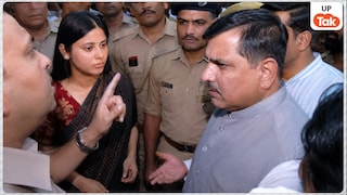 सोनम वांगचुक से मिलने पहुंचीं सपा सांसद प्रिया सरोज अस्पताल के सामने पुलिस से भिड़ गईं, बोलीं-'हमें कोई नहीं रोक सकता' Priya Saroj