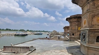 Mathura News: 8 साल की कानूनी जंग के बाद फिर अटका वृंदावन रिवर फ्रंट, 177 करोड़ की परियोजना पर क्यों उठे सवाल? 8 साल की कानूनी जंग के बाद फिर अटका वृंदावन रिवर फ्रंट, 177 करोड़ की परियोजना पर क्यों उठे सवाल?