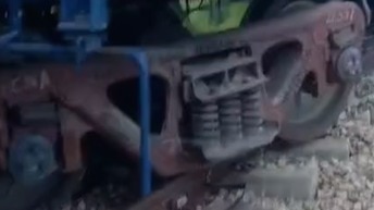 Amethi News: सुबह-सुबह रेलवे साइडिंग पर अफरा-तफरी, इंडोरामा उर्वरक इकाई की रेलवे साइडिंग पर मालगाड़ी के सात वैगन पटरी से उतरे, बड़ा हादसा टला