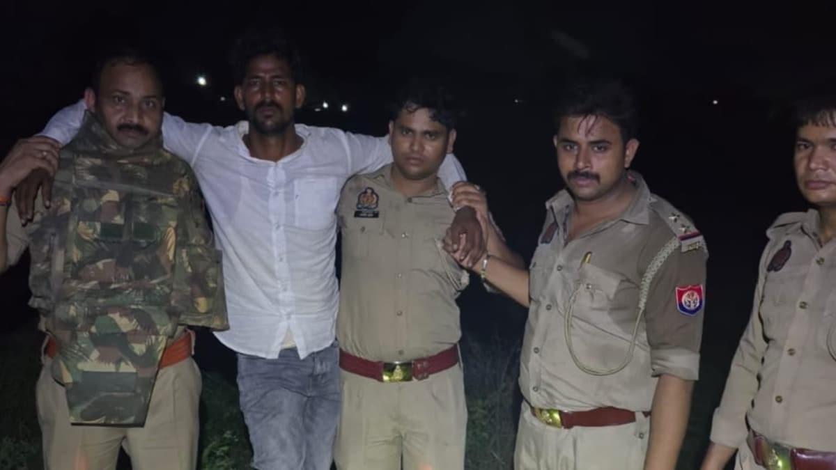Ballia Encounter News: गोली, घेराबंदी और गिरफ्तारी, बलिया में गौ तस्कर और पुलिस के बीच मुठभेड़, दो गिरफ्तार गोली, घेराबंदी और गिरफ्तारी, बलिया में गौ तस्कर और पुलिस के बीच मुठभेड़, दो गिरफ्तार