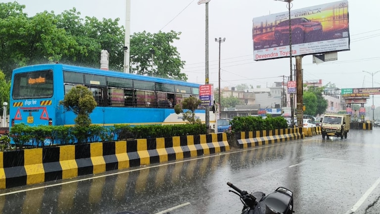 Saharanpur Weather News: सहारनपुर में झमाझम बारिश से मौसम हुआ सुहाना, उमस से राहत, जलभराव के बीच डेंगू का बढ़ा खतरा सहारनपुर में झमाझम बारिश से मौसम हुआ सुहाना, उमस से राहत, जलभराव के बीच डेंगू का बढ़ा खतरा