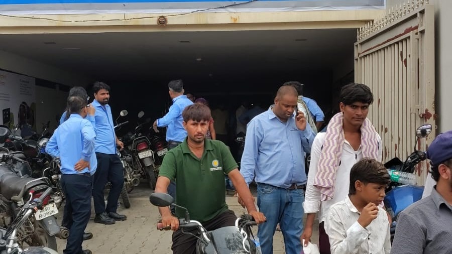 Mathura News: हाईवे पर तेज रफ्तार कार बनी हादसे की वजह, पेप्सिको कर्मचारियों समेत 7 घायल, तीन की हालत गंभीर 
