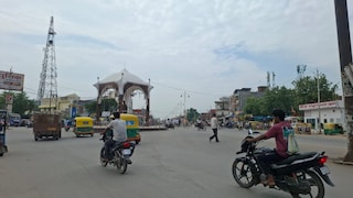 Chandauli Weather News: बादलों की आवाजाही के बीच उमस ने बढ़ाई परेशानी, 28 डिग्री तापमान के बावजूद गर्मी से लोग बेहाल बादलों की आवाजाही के बीच उमस ने बढ़ाई परेशानी, 28 डिग्री तापमान के बावजूद गर्मी से लोग बेहाल