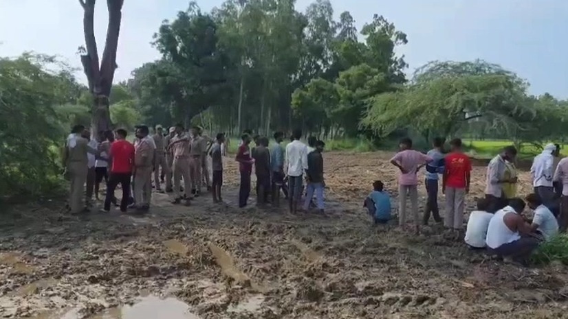 Amethi News: अमेठी में खेत में मिला 85 वर्षीय वृद्धा का शव, 10 दिन पहले मायके आई थी, जांच में जुटी पुलिस