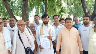 Ballia News: बलिया में प्रशासन की दबंगई, ग्रामीणों के विरोध के बावजूद खेत और मंदिर में जबरन खुलवाया गंदा पानी, फूटा गुस्सा बलिया में प्रशासन की दबंगई, ग्रामीणों के विरोध के बावजूद खेत और मंदिर में जबरन खुलवाया गंदा पानी, फूटा गुस्सा