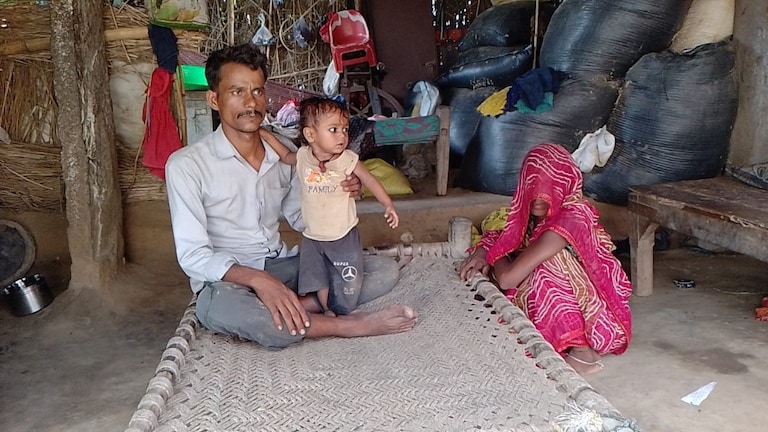 Mirzapur News: मिर्जापुर में 9 माह के मासूम से अप्राकृतिक दुष्कर्म का आरोपी अब भी फरार, कार्रवाई में देरी पर उठे सवाल मिर्जापुर में 9 माह के मासूम से अप्राकृतिक दुष्कर्म का आरोपी अब भी फरार, कार्रवाई में देरी पर उठे सवाल