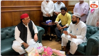 जंतर मंतर पर छात्रों की मदद करने वाले मोहम्मद जुनैद ने अखिलेश यादव से की मुलाकात और फिर कही ये बात Mohammad Junaid and Akhilesh Yadav Meeting