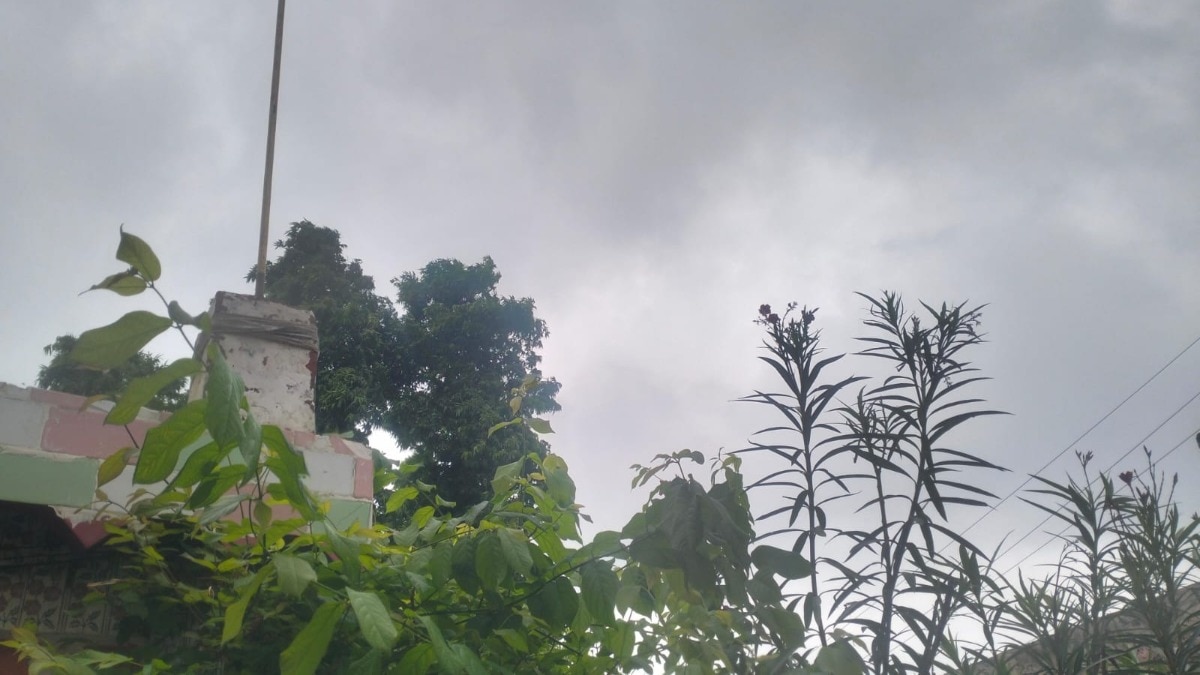 Raebareli Weather Update: गर्मी-उमस से बेहाल, रायबरेली में 'इंद्रदेव' मेहरबान, कल रात झमाझम बारिश से बदला मौसम