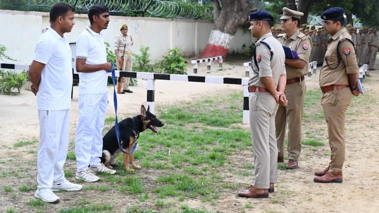 Fatehpur News: फतेहपुर पुलिस को मिला ‘सूर्या’ का साथ, अब अपराधियों की खैर नहीं, जघन्य अपराधों के खुलासे में बनेगा बड़ा हथियार फतेहपुर पुलिस को मिला ‘सूर्या’ का साथ, अब अपराधियों की खैर नहीं, जघन्य अपराधों के खुलासे में बनेगा बड़ा हथियार